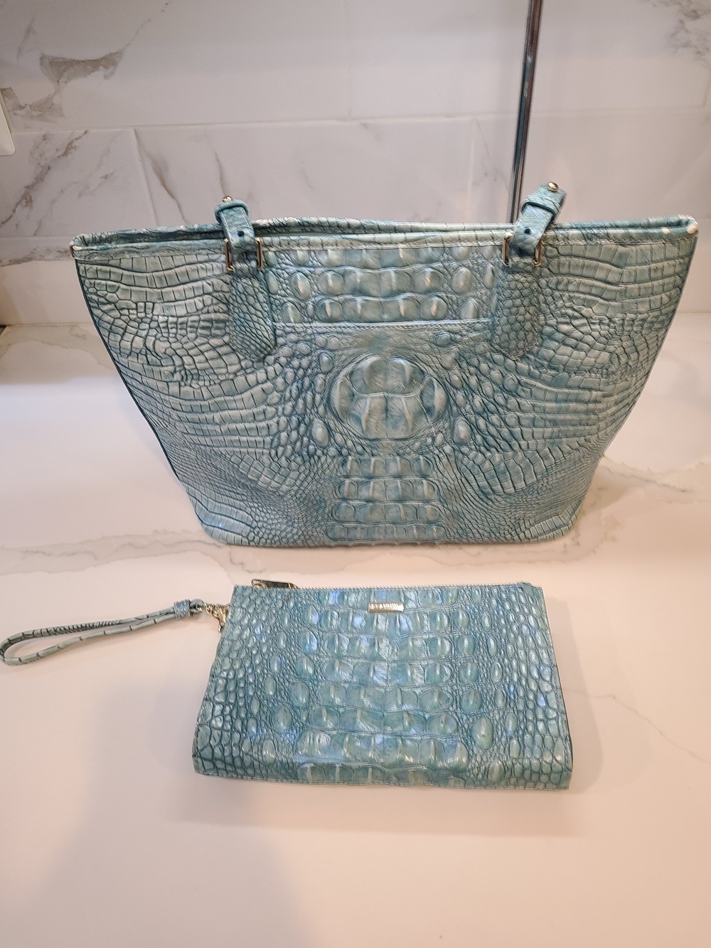 Brahmin Mineral Blue Medium Asher Tote With Matching Daisy Wristlet - Picture 3 of 12